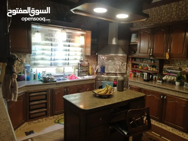 فيلا مميزه للبيع شارع الكرامه البتراوي