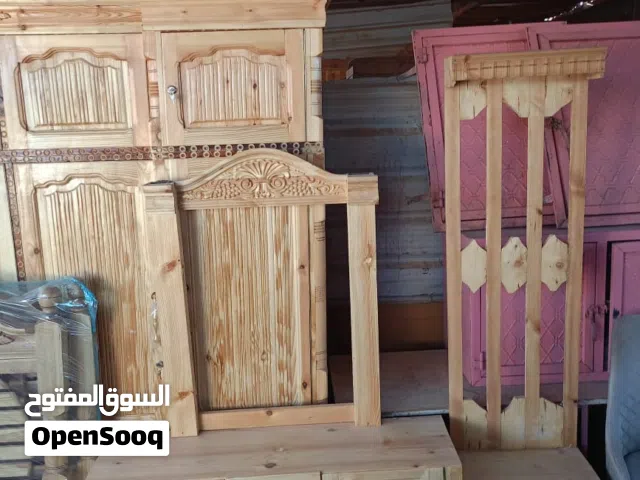 غرفة نوم موسكو خمسه ضلفه بتتكون من دولاب خمسه ضلفه وجوز سرير متر  بالملل وتسريحه وشماعه