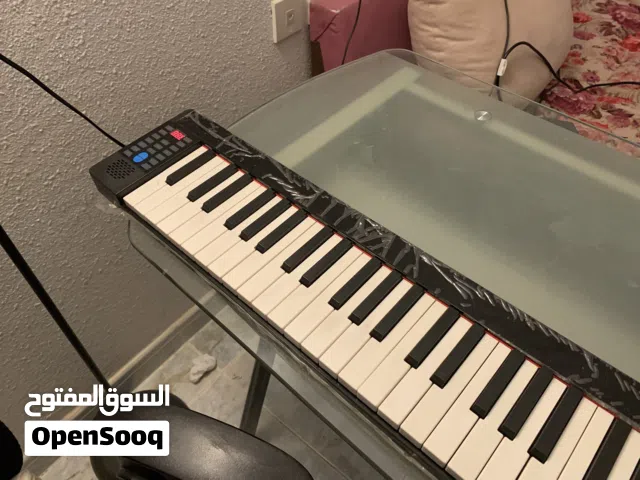 بيانو إلكتروني للبيع