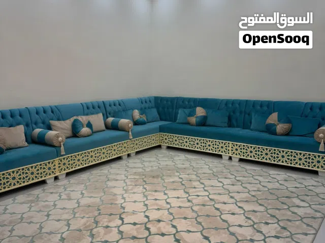 طقم جلسه مقاس 5 متر في 4 متر مع الستاره والزوليه نظيف جدا فترة الاستخدام بسيطه جوده ممتازه تركي