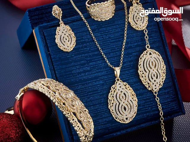 مجموعة اساور رائعة للبيع