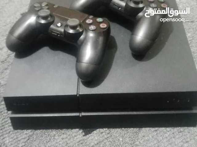 بلاستيشن 4 بحال الوكالة مو مفتوح ولا مصلح نهائي معه ايد اصليه وايد كوبي