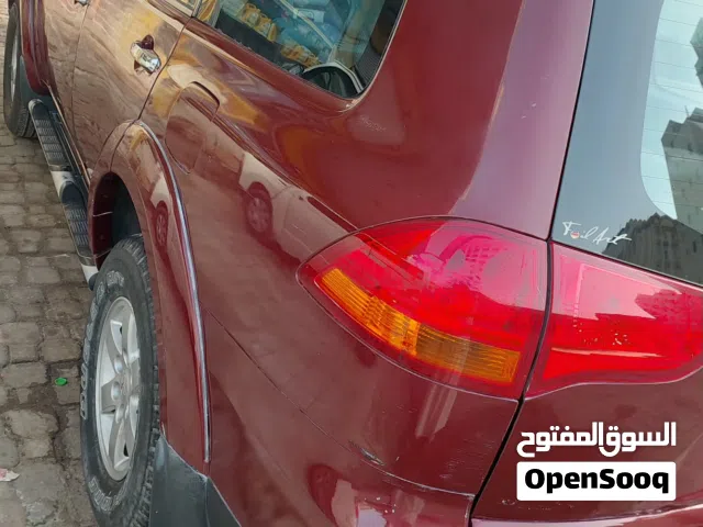 2012 ميتسوبيشي باجيرو GLX