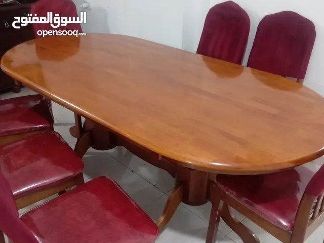 طاولة سفرة ماليزي بحالة الوكالة