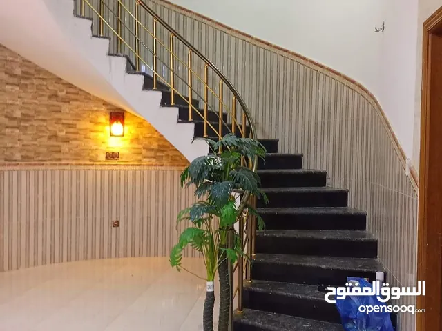 250 m2 4 Bedrooms Townhouse for Rent in Basra Muhandiseen