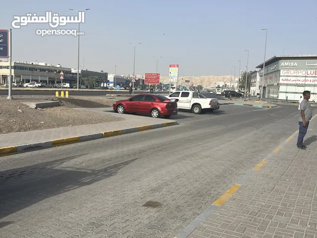 للليع ))) معرض بمساحة 200 متر مربع بأفضل موقع في صناعية العين