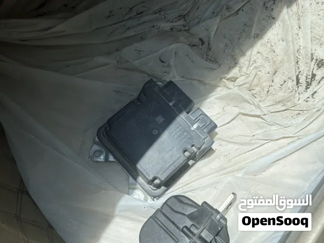 بعظ قطع غيار تسلا3