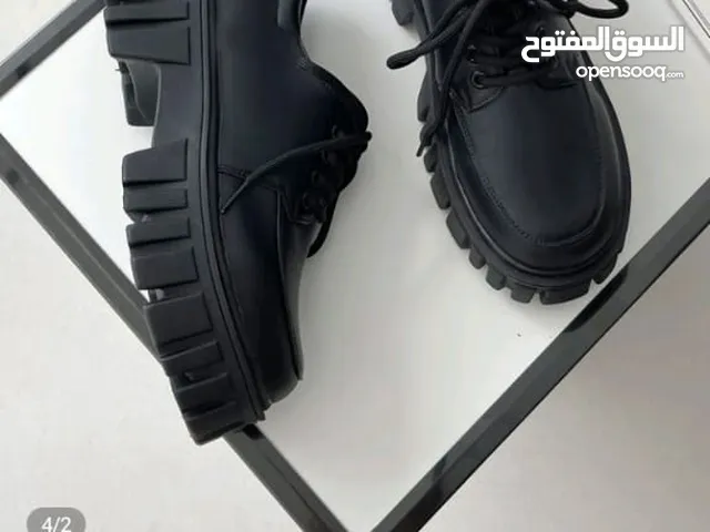 Black Comfort Shoes in Amman