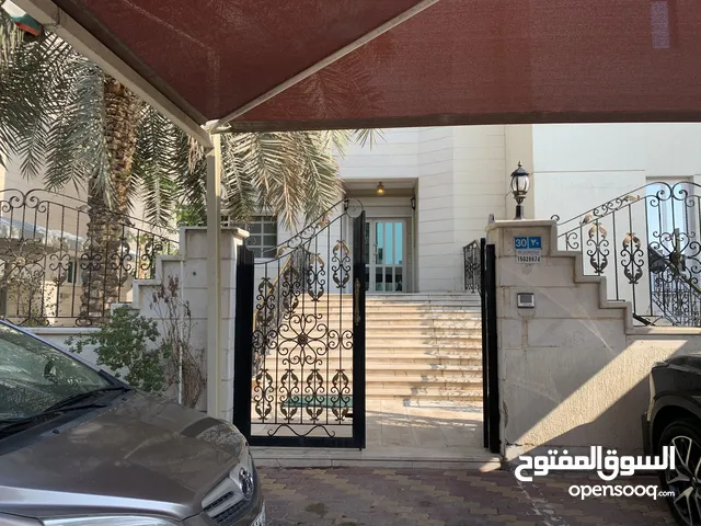 للإيجار قرطبه دورين ارضي و سرداب و 2 ملحق