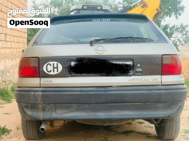 1997 أوبل استرا Standard