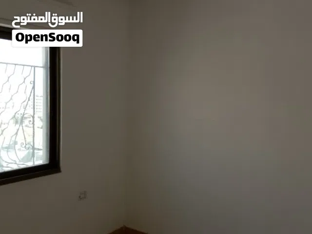 شقة طابقية مع روف 170 و روف 50 متر للبيع المستعجل بسعر حرررق مع اطلالة مميزة