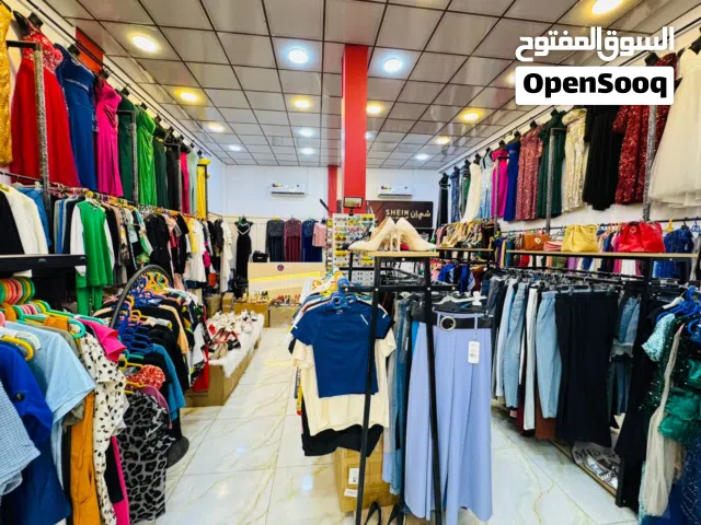 محل ملابس شي ان للبيع في سوق الجنينه