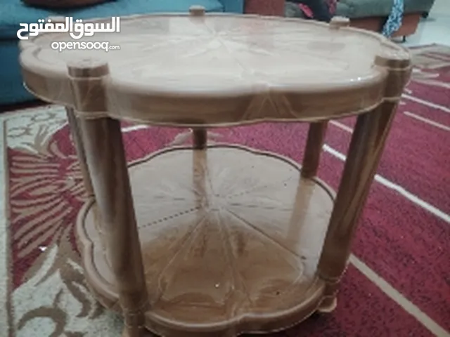 طاولة بلستك وسط الحجم