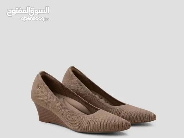 Beige With Heels in Jeddah
