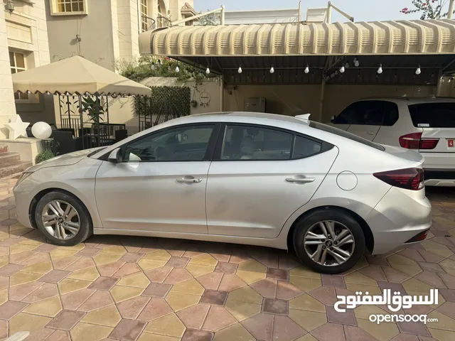 هيونداي النترا 2019 مع فتحة سقف