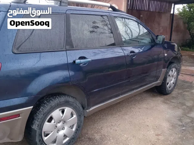 2003, Mitsubishi, Outlander, Standard