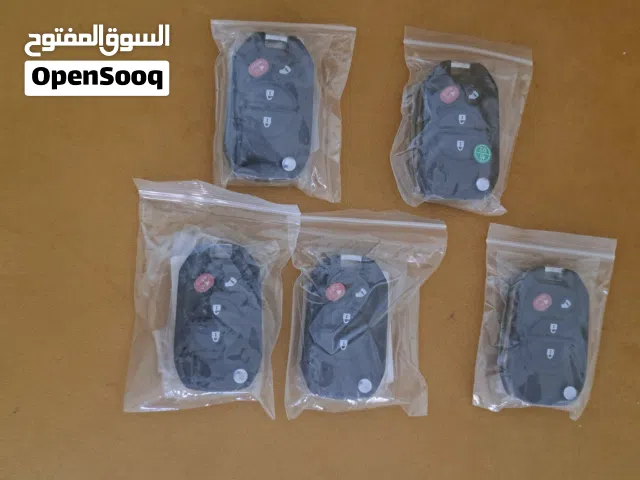كفر ريموت مع مفتاح للكامري ولاوريون تبطل شريحة ريموت مالك وتركبها هنا ويصير ريموت ولمفتاح مكان واحد