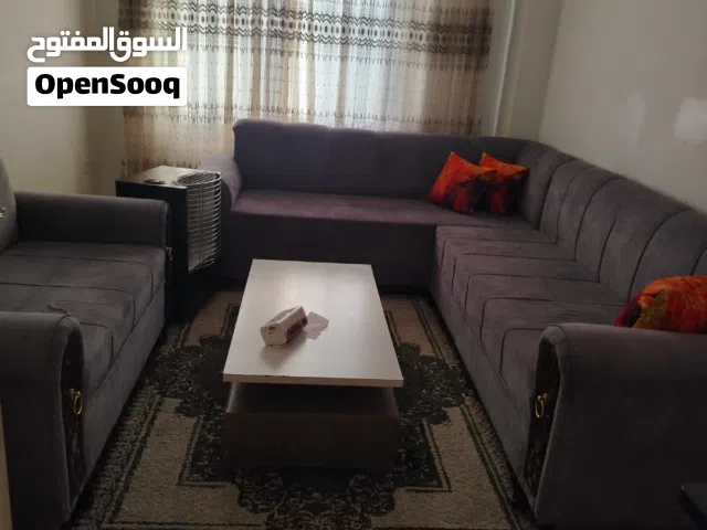 غرفه كورنر كاملة استخدام شهور مع طقم طاولات وصوبه