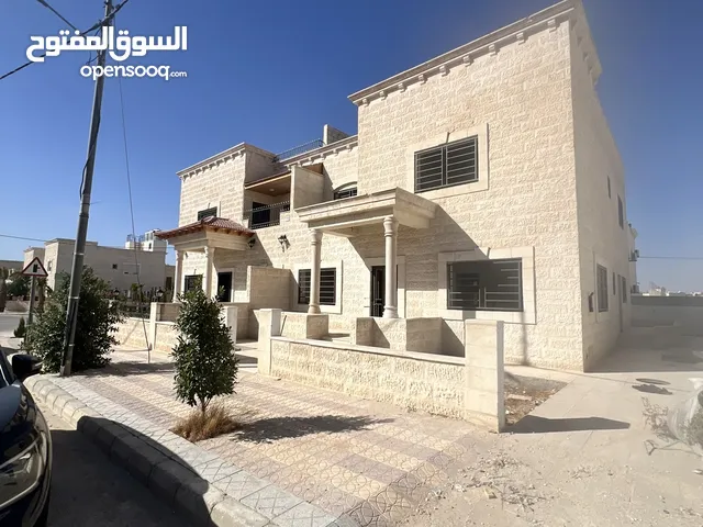240 m2 4 Bedrooms Villa for Sale in Zarqa Madinet El Sharq