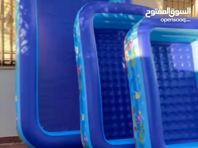 أحواض سباحة للأطفال