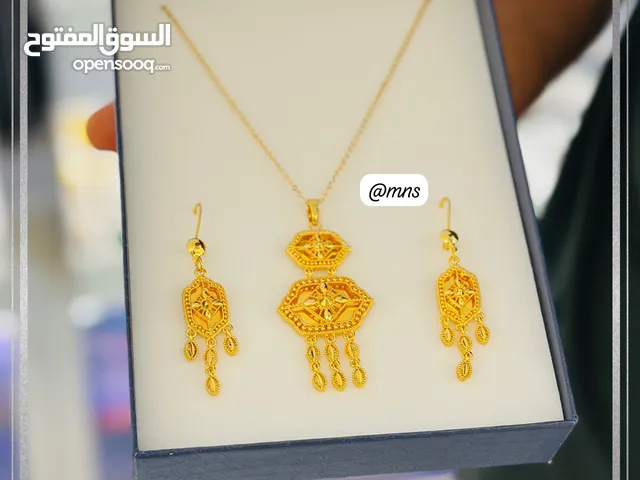 طقم اكسسوارات نسائيه مطلي ذهب