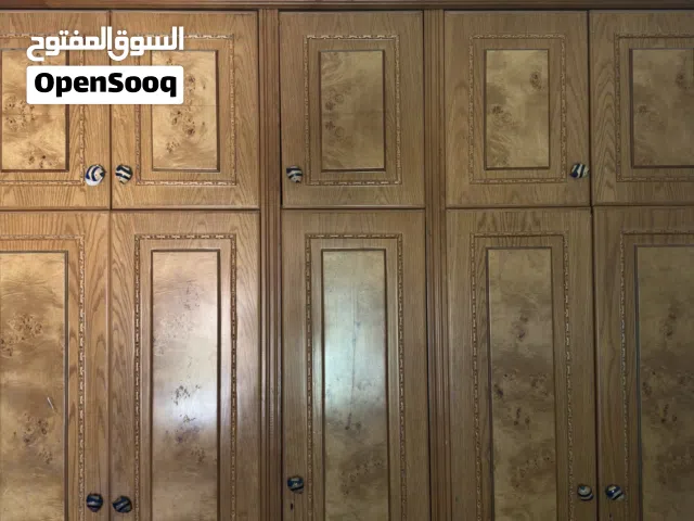 خزانة من خشب فاخر جدا للبيع