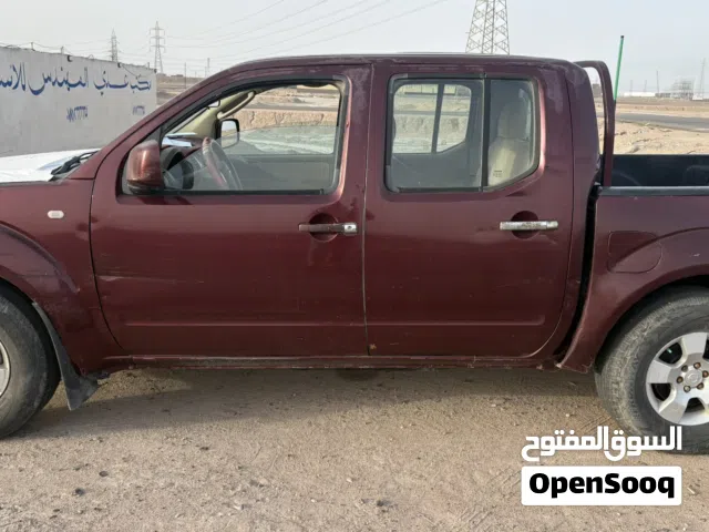 2012 نيسان نافارا LE