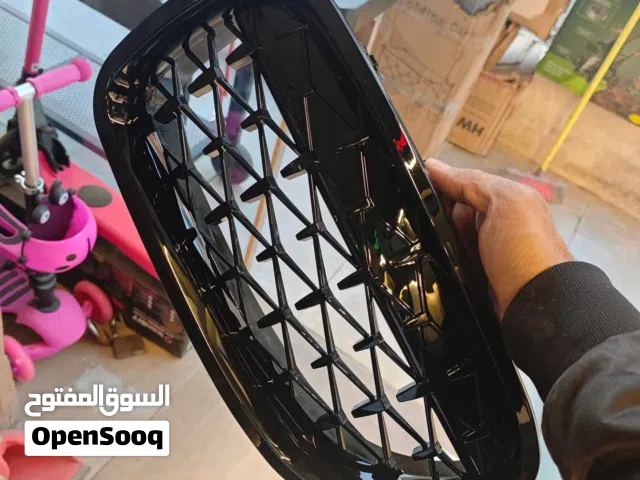 متوفر شباكBMW جديد بالكارتون حديث ومرتب ونظيف شرط النظافة