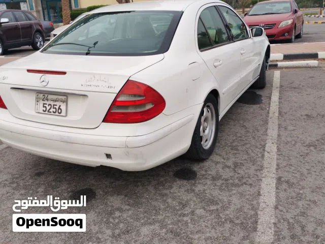 2005 مرسيدس بنز الفئة-E E 200
