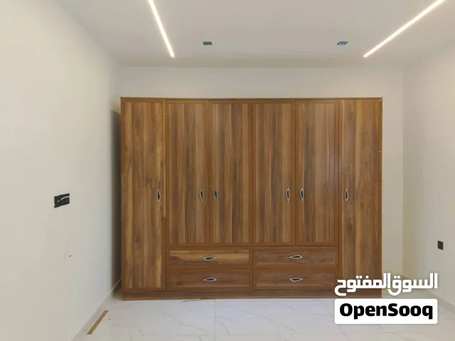 فني تركيب الاثاث و صيانة جميع انواع الاثاث بنغازي