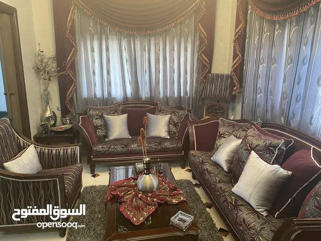 غرفة جلوس فاخرة للبيع بسعر مغري