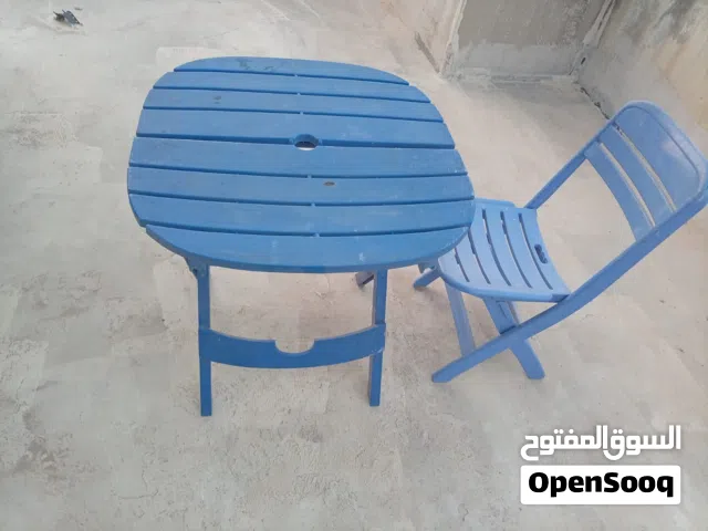 طاولة حديقه مع كرسيين للبيع