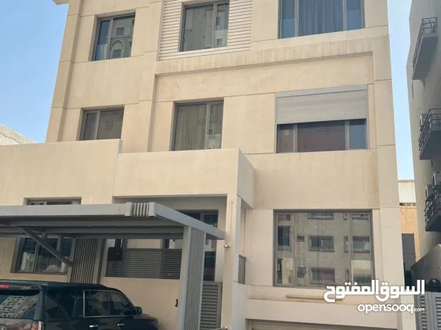 150 m2 3 Bedrooms Apartments for Rent in Hawally Salmiya