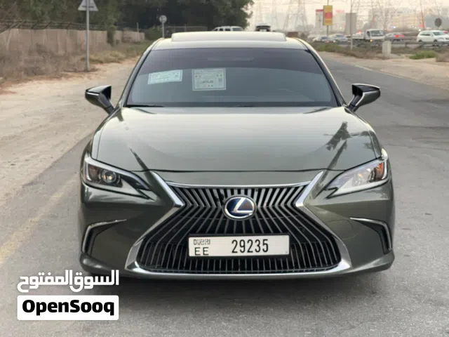 لكزس خليجي رقم واحد لون زيتي جميل مع لون داخل جملي رنكات مثبت تحكم فتحه بصمه. كراسي كهرب مفتاحين