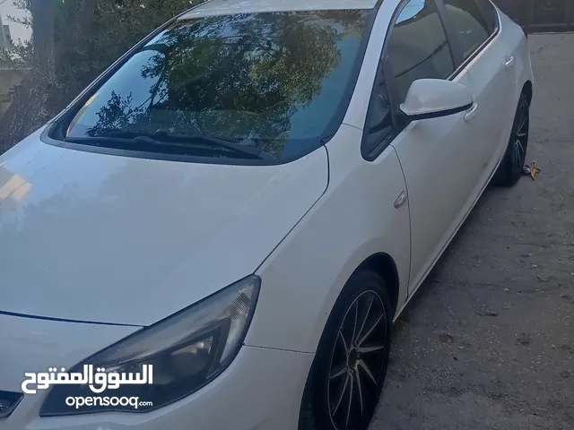 سياره اوبل استرا سيدان 2013