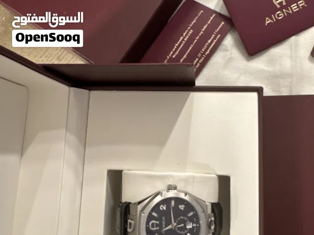 ساعه اقنر اصليه مع كامل مرفقاتها ومع كامل مرفقاتها وكرت الساعه والبوكس  مالتها رجاليه