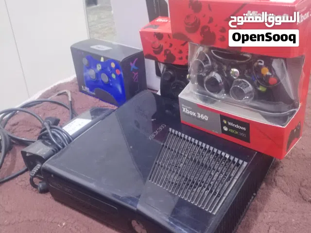 اكس بوكس 360 نظافه 90% مع كامل ملحقاته وسعر حلو اقره وصف مهم