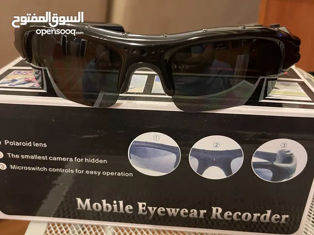 كاميرا احترافية عبارة عن نظارة شمسية صوت وصورة تحتوى على عدد 2 ميموري .