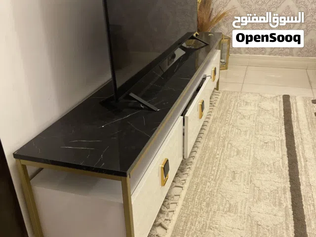 ميز تلفزيون