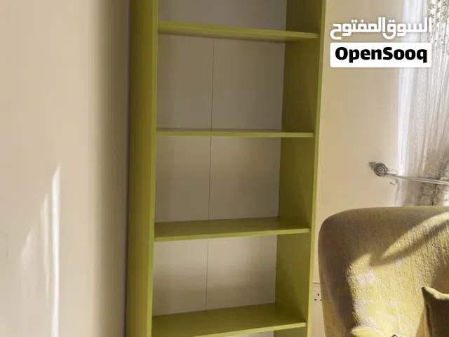 خزانتين ارفف صفراء و خضراء بحالة الجديد استعمال خفيف