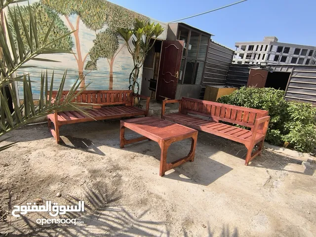 للبيع جلسه خارجية للحدائق و للحوش المنزلية مكونه من كرسيين ابو 4 أشخاص وطاوله