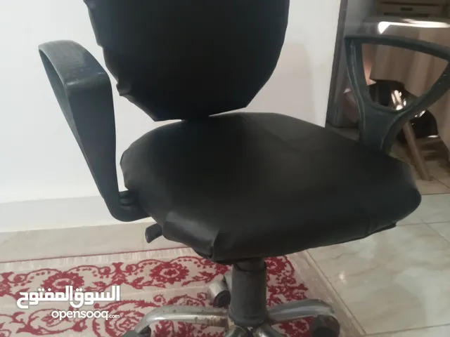 كرسي حاسوب بسعر كزيووني أقرأ الوصف