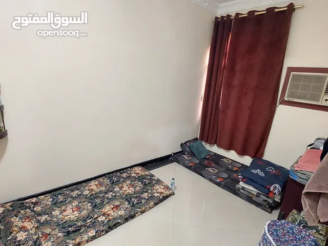 BEDSPACE OR ROOM AVAILABLE FOR RENT IN HOORA