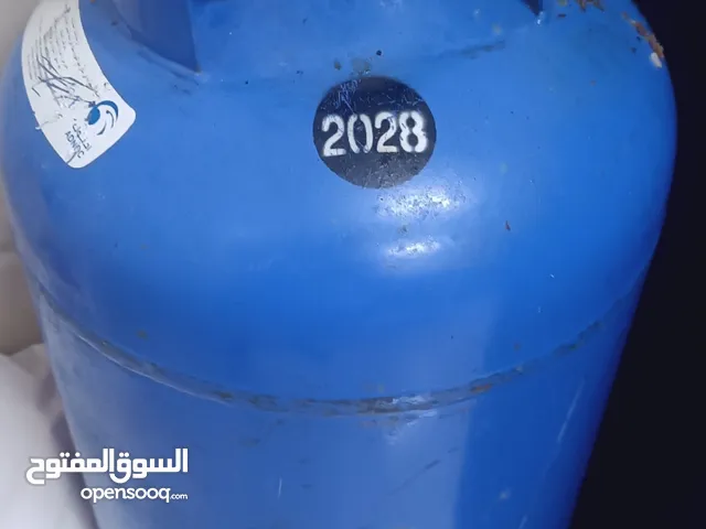 ADNOC gas cylinder (large) with the head ( empty) for a vary good price come and grab it!