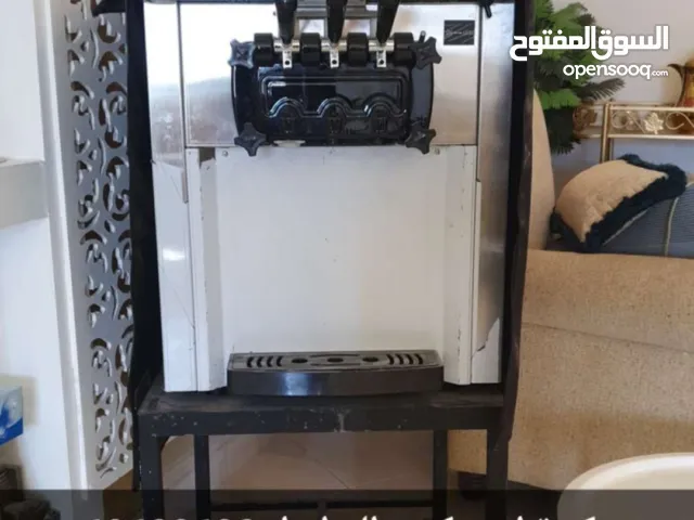 ماكينة ايس كريم استعمال خفيف ثلاث نكهات اللي له خاطر يتواصل هنا او وتساب