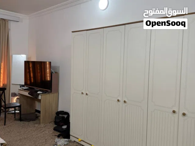 بيت للبيع في منطقة الخضراء مساحة 210 موثث يباع مع الاثاث