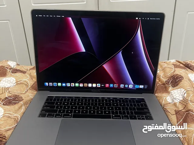 MacBook Pro i9 comes with Original charger + silicone case + wireless mouse