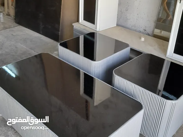طاولات وسط خشب ودهان الون حسب الطلب ديكور شاشه كفاله 5سنوات مقاس 115 في 60 حجم صغير 50 في 50 مع