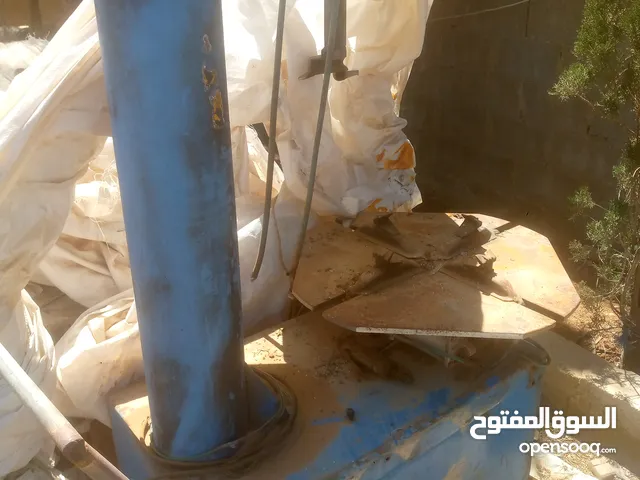 عده محل بناشر بحاله جيده