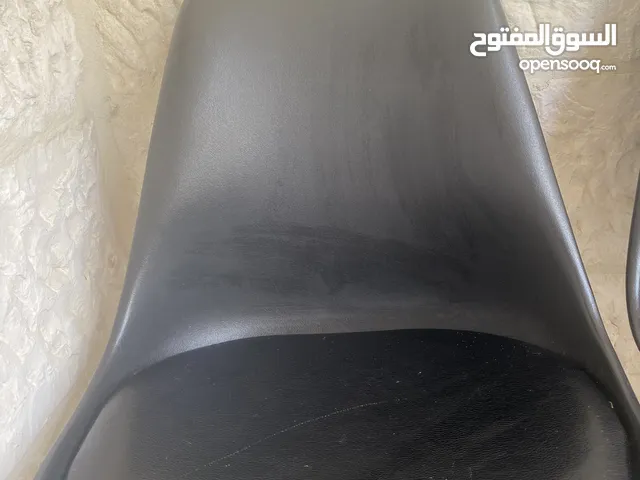 كراسي حديد ملبس جلد